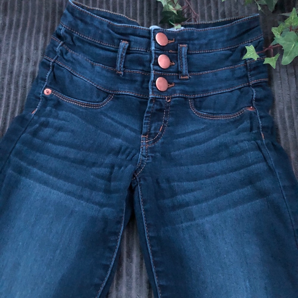 Jeans - Picture 2 of 4